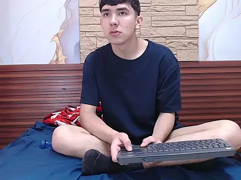 massimoferrera303av online show from February 20, 6:52 pm