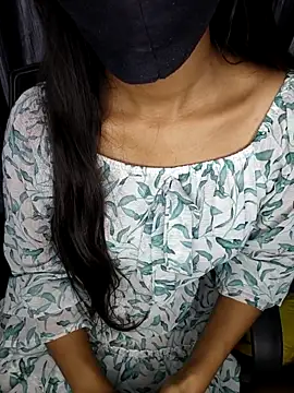 Hey Mira online show from February 1, 6:06 pm