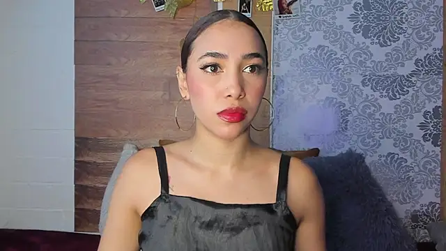 LiaHansson00 online show from April 24, 4:53 pm