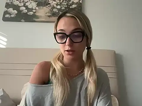 kelseyblu online show from April 17, 10:57 pm