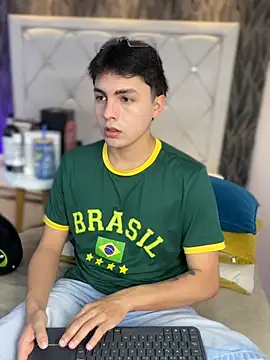 Samu Hott online show from April 6, 8:21 pm