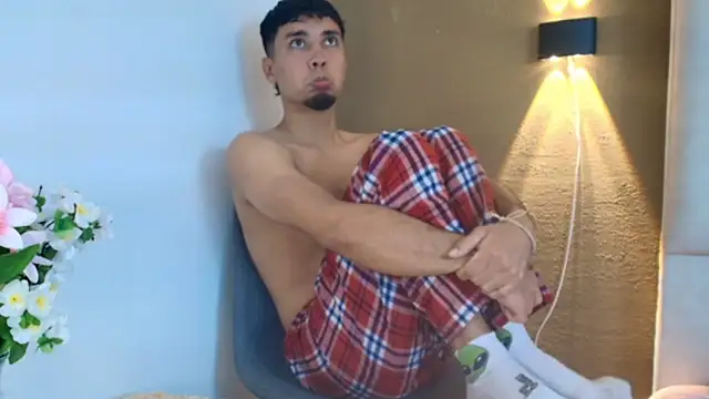 Noah Smith01 online show from April 10, 7:07 pm