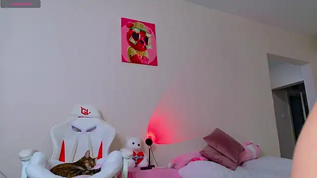 peachiee  online show from April 23, 2:13 am