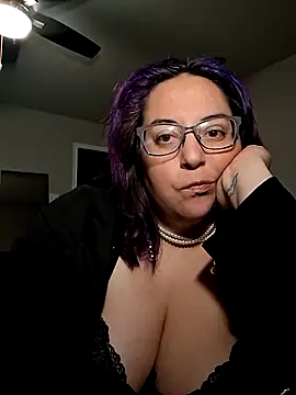 RavenOnyx online show from February 8, 3:10 am