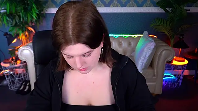 KristiFoxy online show from April 18, 12:53 pm