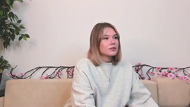 JonnaWalby online show from February 8, 4:43 pm