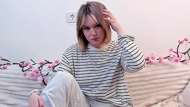 JonnaWalby online show from February 10, 5:50 pm