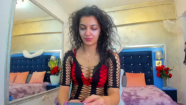 YasmineDelight online show from February 6, 8:18 am