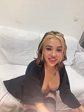 Snapshot of freyha20336 chatting on February 7, 8:45 pm freyha20336 online show from February 7, 8:45 pm