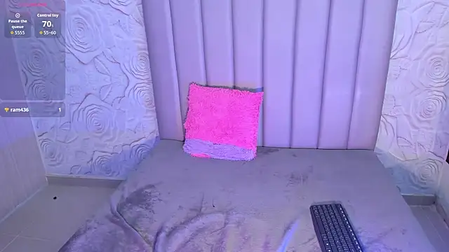 Lya dubois  online show from April 13, 9:09 pm