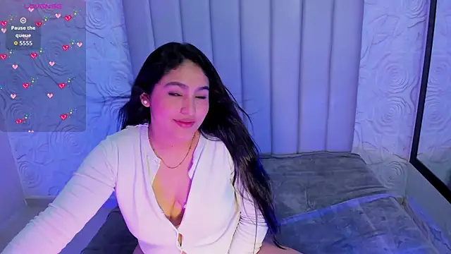 Lya dubois  online show from April 19, 1:32 pm