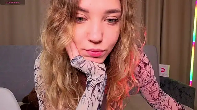 alice charm  online show from April 20, 2:58 am