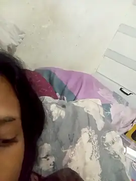 loveofpetitegirls34 online show from April 22, 5:10 am