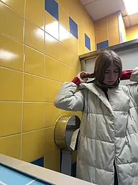 Bubble Chloe online show from February 14, 8:22 am