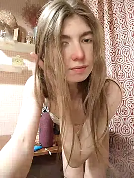 Bubble Chloe online show from February 21, 8:10 pm