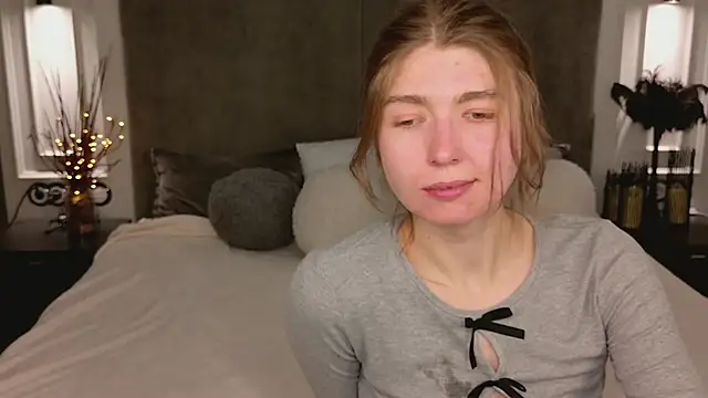 Bubble Chloe online show from April 22, 2:18 pm