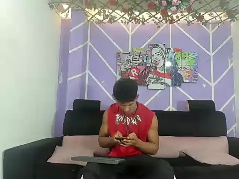 Snapshot of Yoel_hot2004 chatting on April 3, 7:34 pm Yoel hot2004 online show from April 3, 7:34 pm