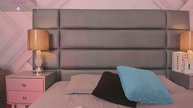 AlexaFoxx  online show from March 21, 12:54 pm