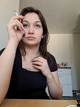 Snapshot of RoxyWeb18 chatting on March 3, 9:48 am RoxyWeb18 online show from March 3, 9:48 am