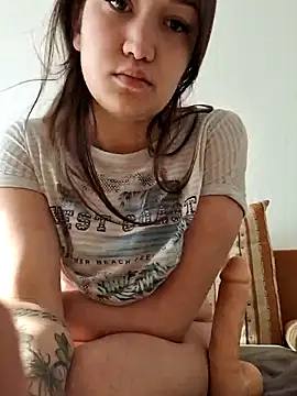 RoxyWeb18 online show from April 15, 5:58 am