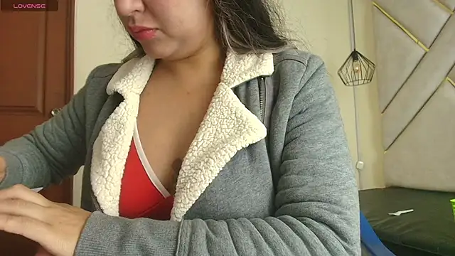 Dahiana Dmour  online show from April 13, 12:43 pm