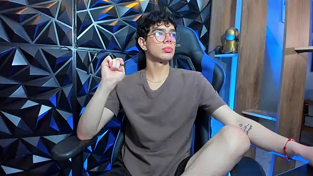 Elbombondelcircuit online show from March 4, 4:35 pm