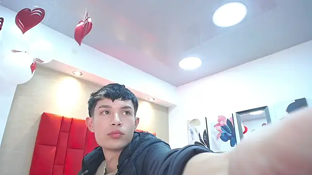 Skinny Office online show from March 3, 8:04 pm