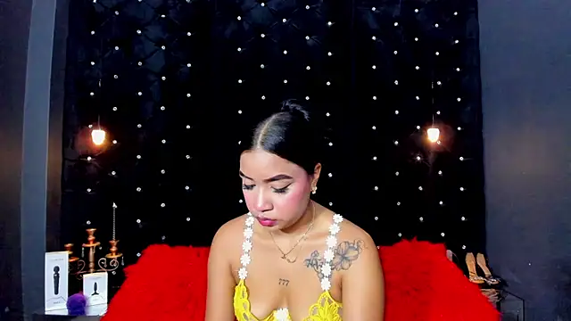 MiaWolton online show from April 20, 7:15 pm