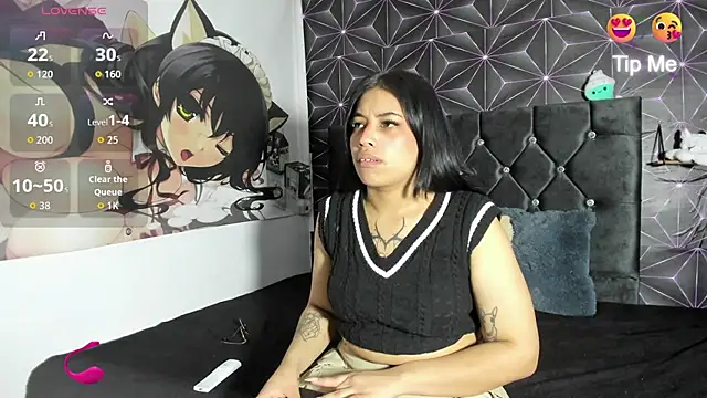 AryahMoon online show from March 6, 8:05 pm