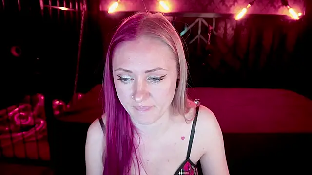 DramaQuenns online show from April 26, 5:49 am