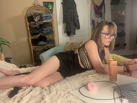 BrookiesLife online show from April 21, 2:51 am