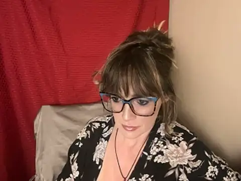 Snapshot of BrookiesLife chatting on June 3, 2:47 am BrookiesLife online show from June 3, 2:47 am