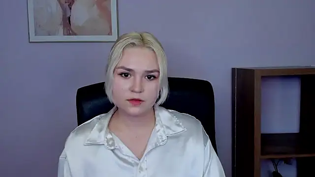 SweetLilyxo online show from February 12, 2:56 pm