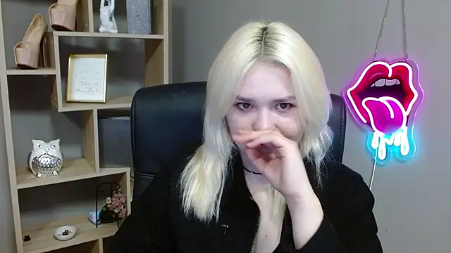 SweetLilyxo online show from February 23, 7:39 am