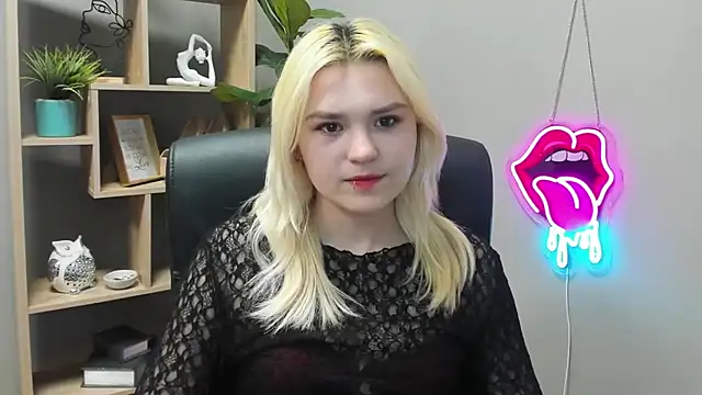 SweetLilyxo online show from April 23, 6:25 am