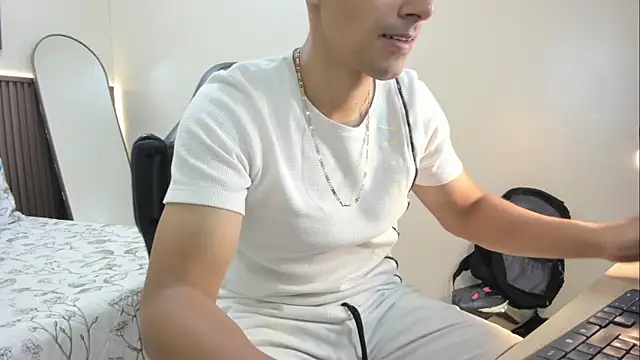 Mike Conors online show from April 9, 2:55 am