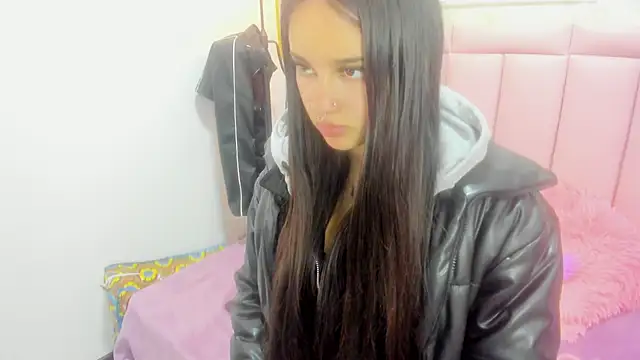 Snapshot of Raven_love chatting on April 27, 6:06 pm Raven love online show from April 27, 6:06 pm