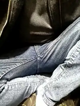 Aww21 online show from March 29, 6:30 pm