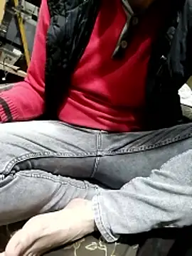 Aww21 online show from April 1, 8:39 pm