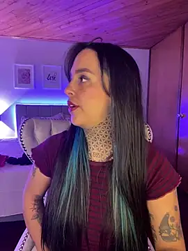 Annie Alicee online show from March 19, 2:10 pm