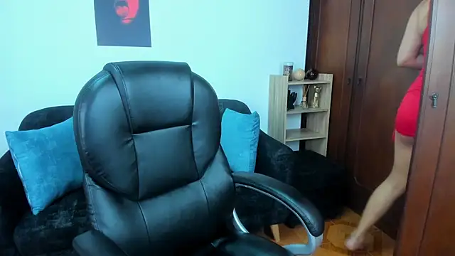 PamelaQueen  online show from April 20, 8:32 pm