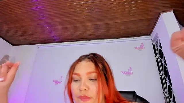 Snapshot of PamelaQueen_ chatting on May 27, 1:57 am PamelaQueen online show from May 27, 1:57 am