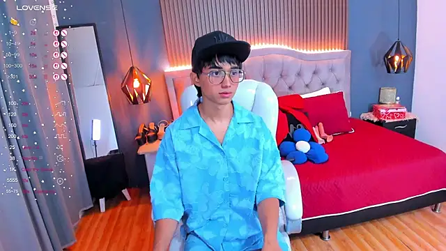 Noa 03 online show from April 16, 1:56 pm