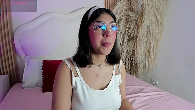 rebeca taylor online show from March 3, 3:23 am