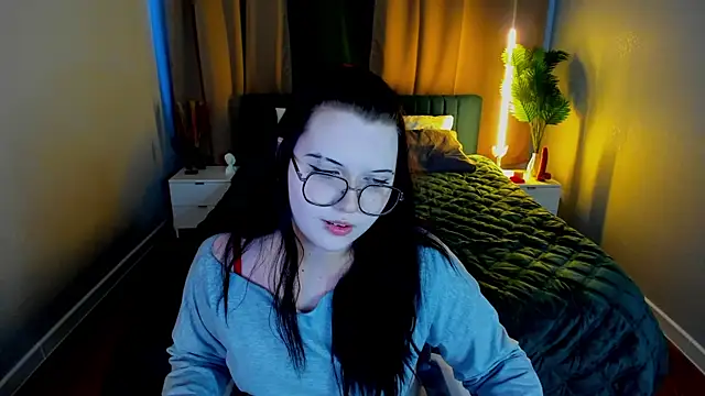 Kira G0ld online show from March 4, 1:11 am