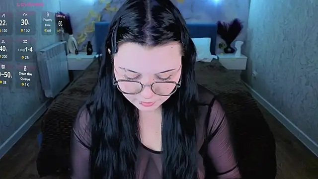 Kira G0ld online show from June 6, 9:03 am