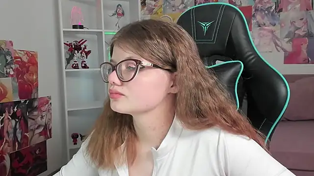 ChloeHalses online show from February 4, 8:03 pm