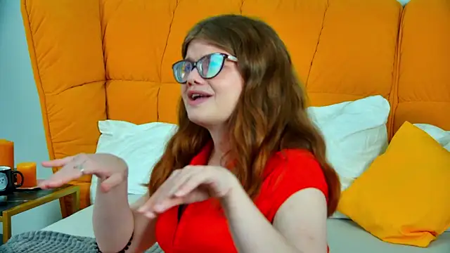 ChloeHalses online show from June 6, 4:12 pm