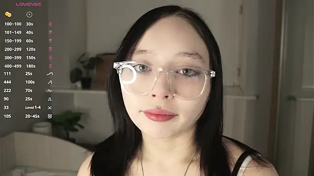 HannaHayles online show from February 13, 6:15 pm