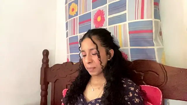 Snapshot of KayleenStoyanoff chatting on February 12, 6:47 pm KayleenStoyanoff online show from February 12, 6:47 pm